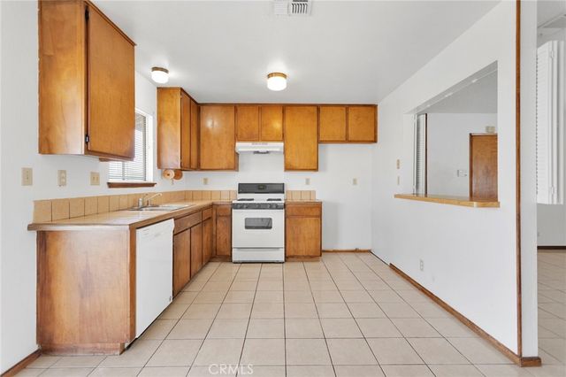 16463 Solvang Avenue, Victorville, CA 92394