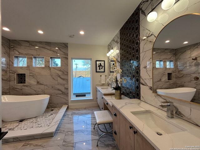 108 DOWDY ST, San Antonio, TX 78204