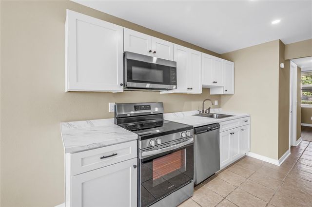 4720 LOCUST STREET NE 116, St Petersburg, FL 33703