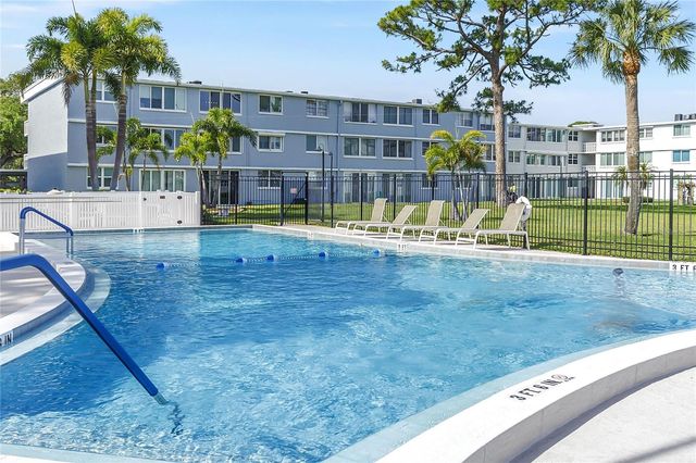 4720 LOCUST STREET NE 116, St Petersburg, FL 33703