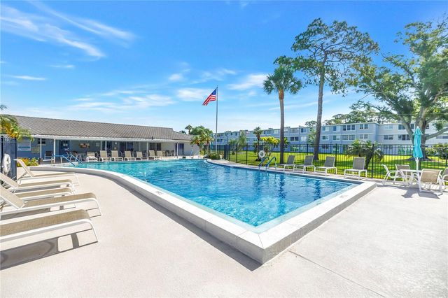 4720 LOCUST STREET NE 116, St Petersburg, FL 33703