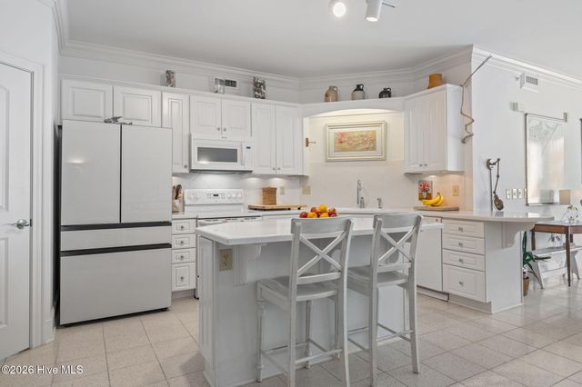 4425 Arendell Street 106, Morehead City, NC 28557