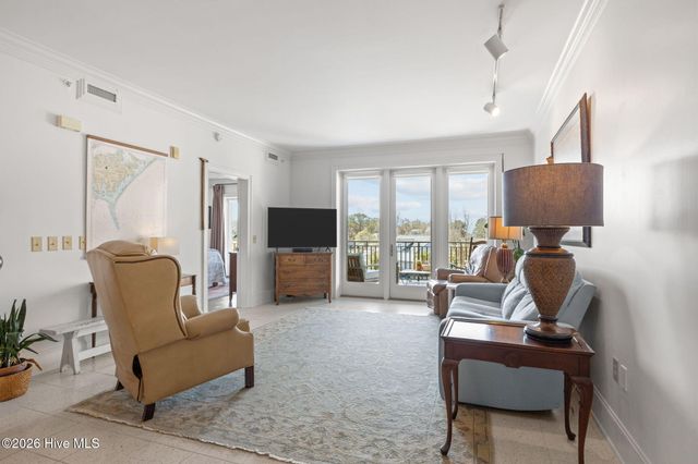 4425 Arendell Street 106, Morehead City, NC 28557