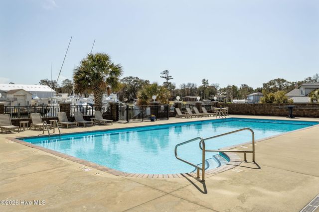 4425 Arendell Street 106, Morehead City, NC 28557