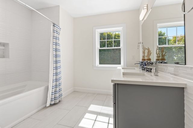 69 Knott Ave, Sandwich, MA 02563