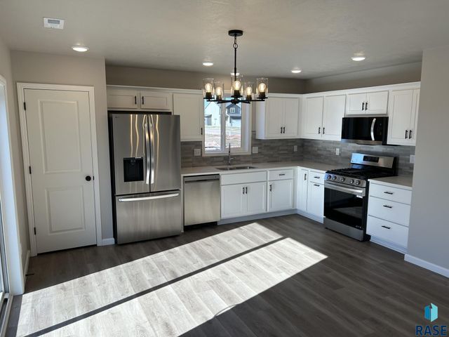 219 Thelma Ave Avenue, Harrisburg, SD 57032