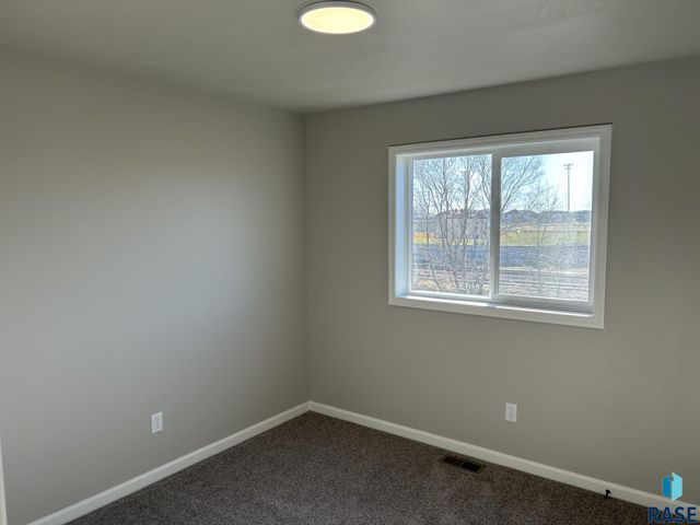 219 Thelma Ave Avenue, Harrisburg, SD 57032