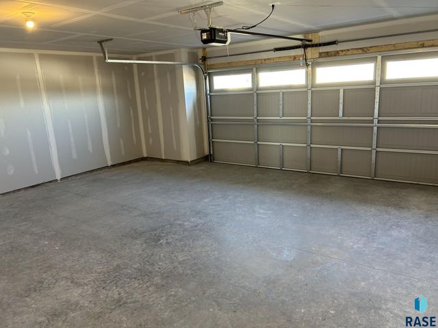 219 Thelma Ave Avenue, Harrisburg, SD 57032