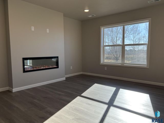 219 Thelma Ave Avenue, Harrisburg, SD 57032