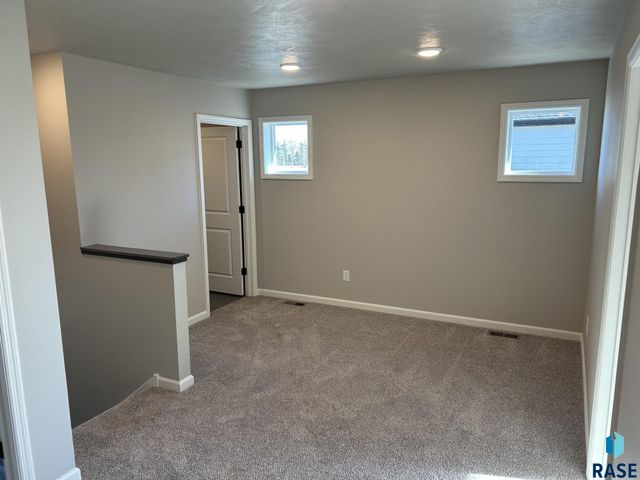 219 Thelma Ave Avenue, Harrisburg, SD 57032