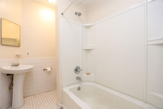 144 Saint James Street 1a, Kingston, NY 12401