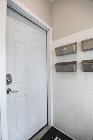 144 Saint James Street 1a, Kingston, NY 12401