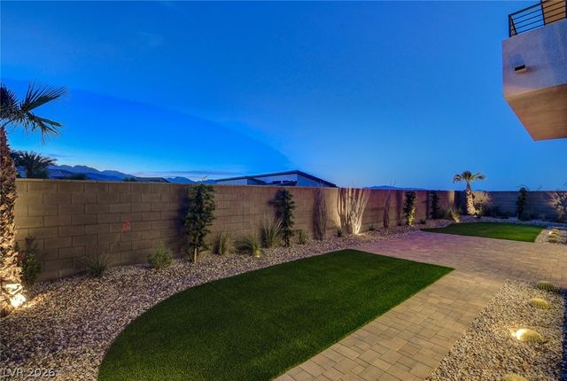 10748 Desert Heights Avenue, Las Vegas, NV 89135