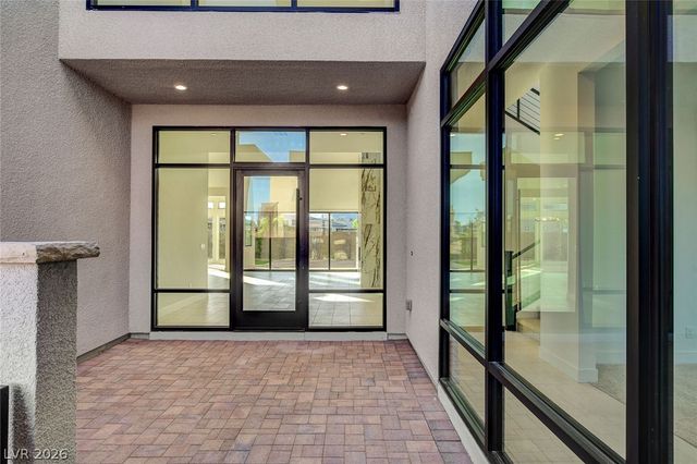 10748 Desert Heights Avenue, Las Vegas, NV 89135