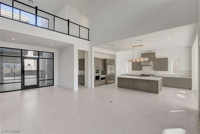 10748 Desert Heights Avenue, Las Vegas, NV 89135