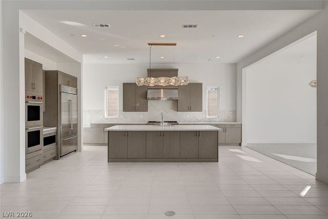 10748 Desert Heights Avenue, Las Vegas, NV 89135
