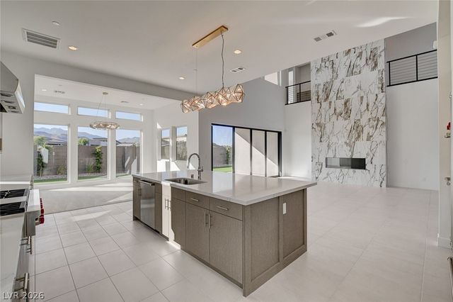 10748 Desert Heights Avenue, Las Vegas, NV 89135