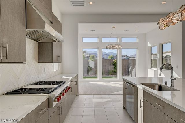 10748 Desert Heights Avenue, Las Vegas, NV 89135