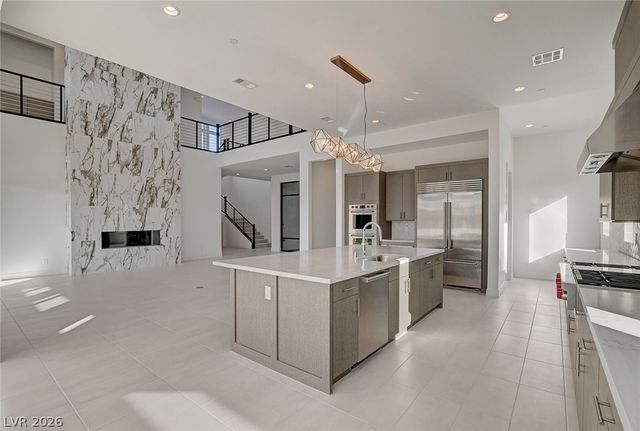 10748 Desert Heights Avenue, Las Vegas, NV 89135