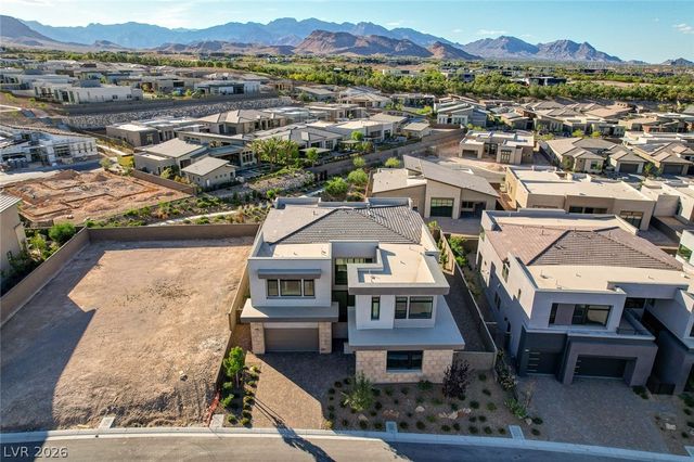 10748 Desert Heights Avenue, Las Vegas, NV 89135