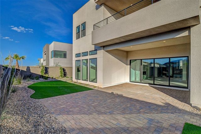 10748 Desert Heights Avenue, Las Vegas, NV 89135
