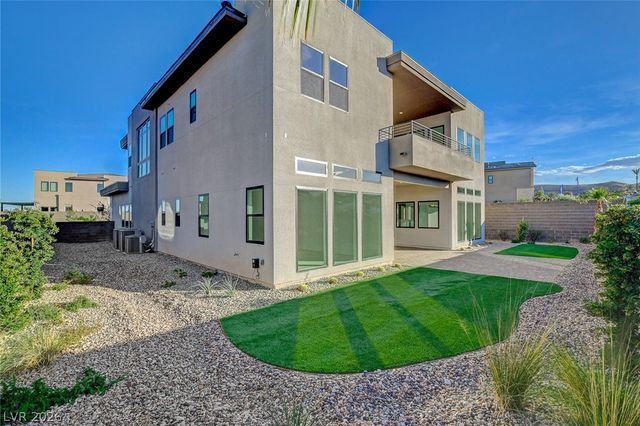 10748 Desert Heights Avenue, Las Vegas, NV 89135