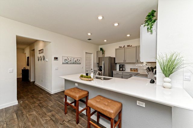 219 James River DR, Hutto, TX 78634