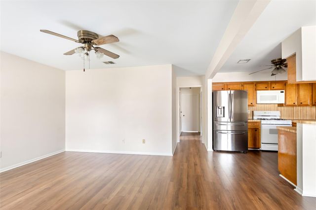 2722 Foliage Green Drive, Houston, TX 77339