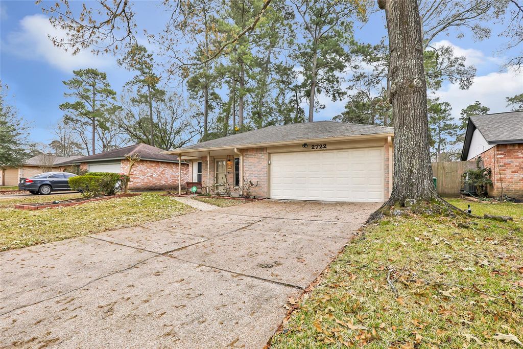 2722 Foliage Green Drive, Houston, TX 77339