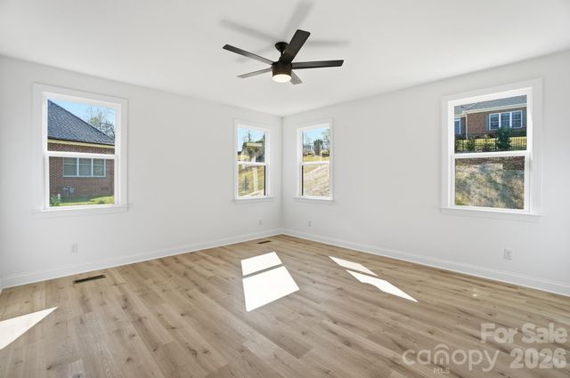 208 Cross Creek Drive, Cherryville, NC 28021