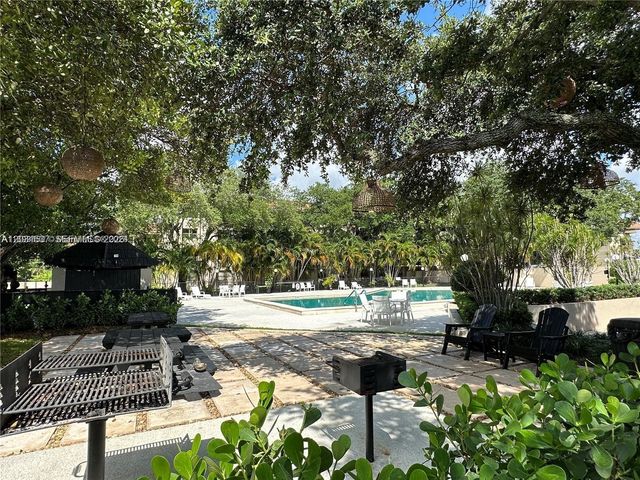 601 Ives Dairy Road 4018, Miami, FL 33179