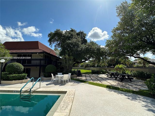 601 Ives Dairy Road 4018, Miami, FL 33179