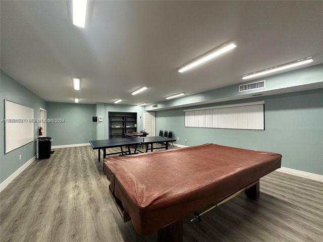 601 Ives Dairy Road 4018, Miami, FL 33179