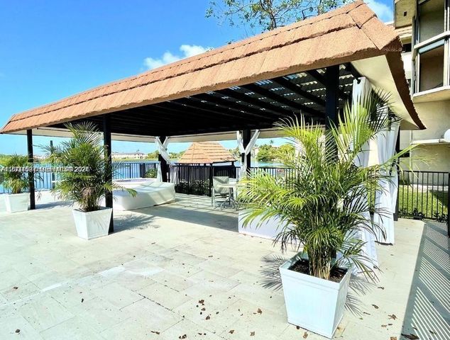 601 Ives Dairy Road 4018, Miami, FL 33179