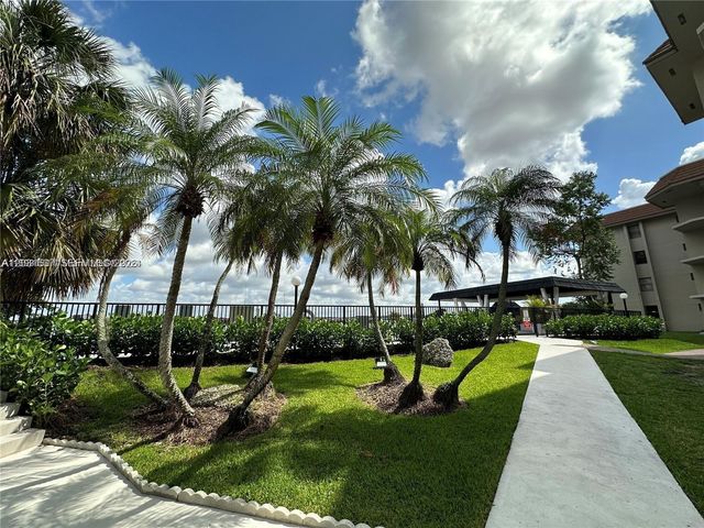 601 Ives Dairy Road 4018, Miami, FL 33179