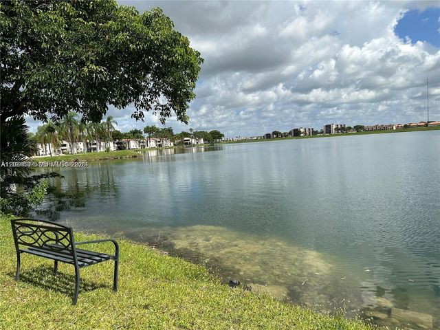601 Ives Dairy Road 4018, Miami, FL 33179