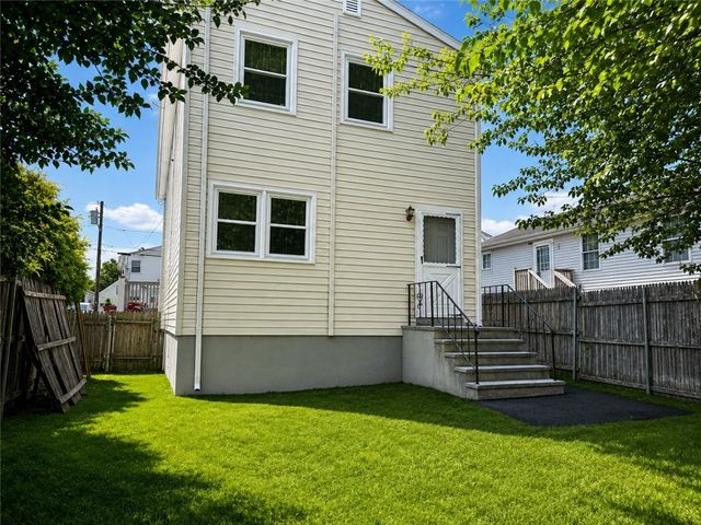 89 Manomet Street, Providence, RI 02908