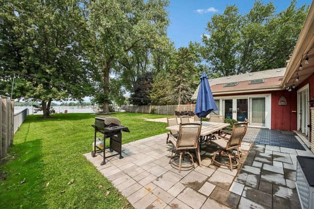 35672 N Sheridan Drive, Fox Lake, IL 60020