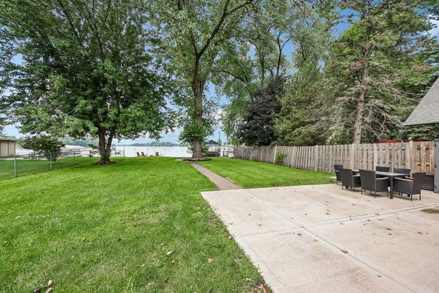 35672 N Sheridan Drive, Fox Lake, IL 60020