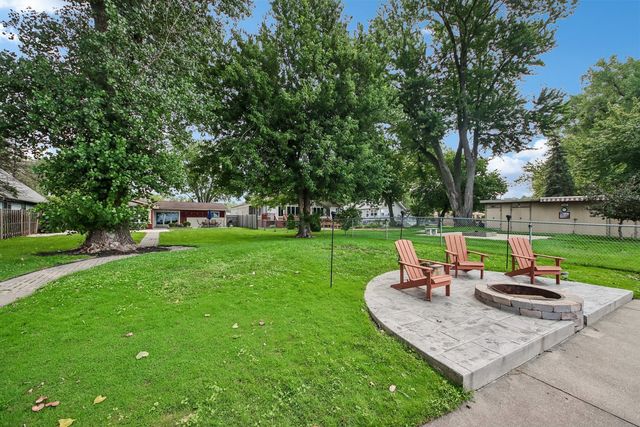 35672 N Sheridan Drive, Fox Lake, IL 60020