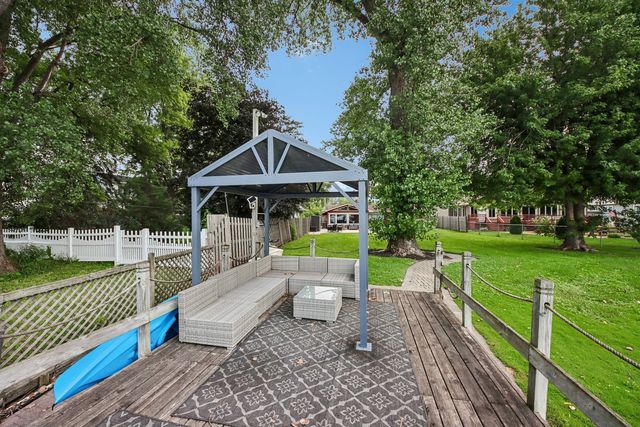35672 N Sheridan Drive, Fox Lake, IL 60020
