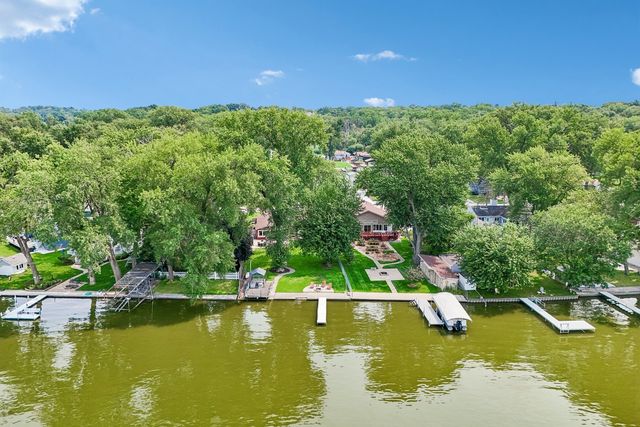 35672 N Sheridan Drive, Fox Lake, IL 60020