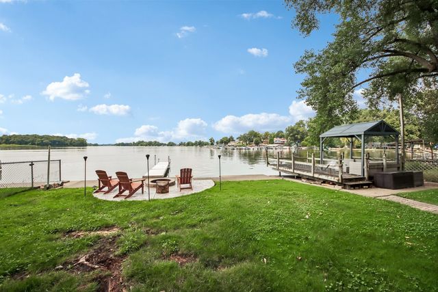 35672 N Sheridan Drive, Fox Lake, IL 60020