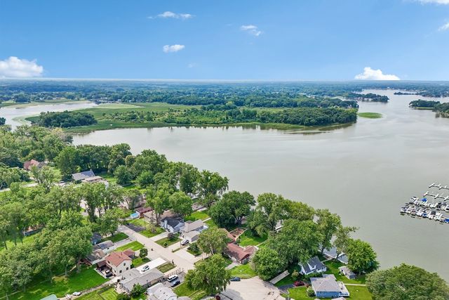 35672 N Sheridan Drive, Fox Lake, IL 60020