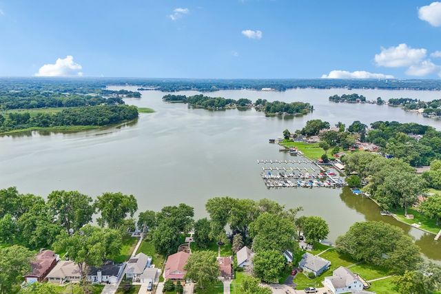 35672 N Sheridan Drive, Fox Lake, IL 60020