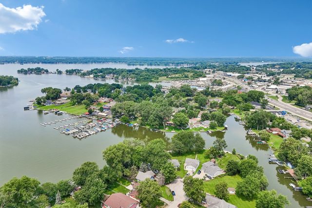 35672 N Sheridan Drive, Fox Lake, IL 60020
