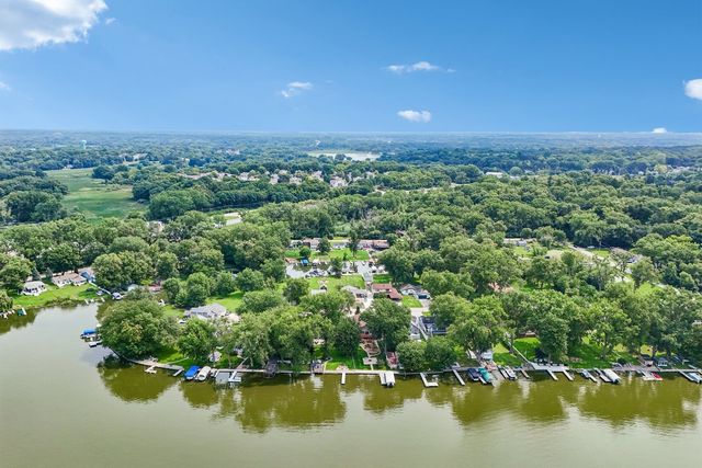 35672 N Sheridan Drive, Fox Lake, IL 60020