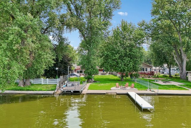 35672 N Sheridan Drive, Fox Lake, IL 60020
