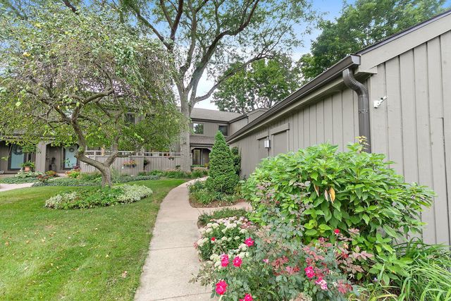 404 Shoreline Road 298, Lake Barrington, IL 60010