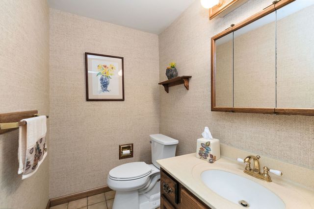 404 Shoreline Road 298, Lake Barrington, IL 60010